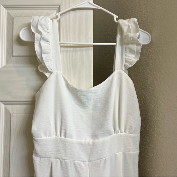Lulu’s white jumpsuit with ruffled straps - Picture 3 of 5